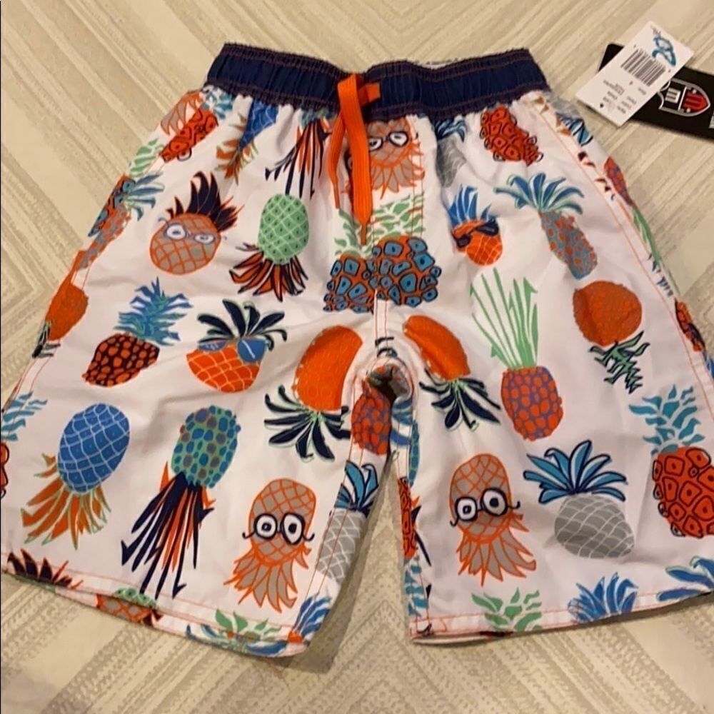 Wes and Willy Boys White Swim Trunks with a Pineapple Pattern, Size 4